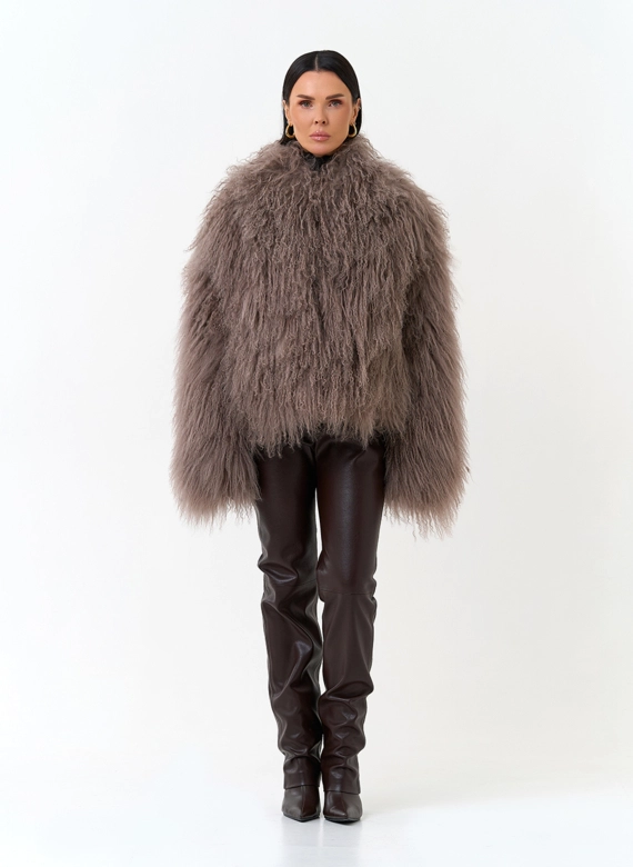 Короткая шуба из ламы фото