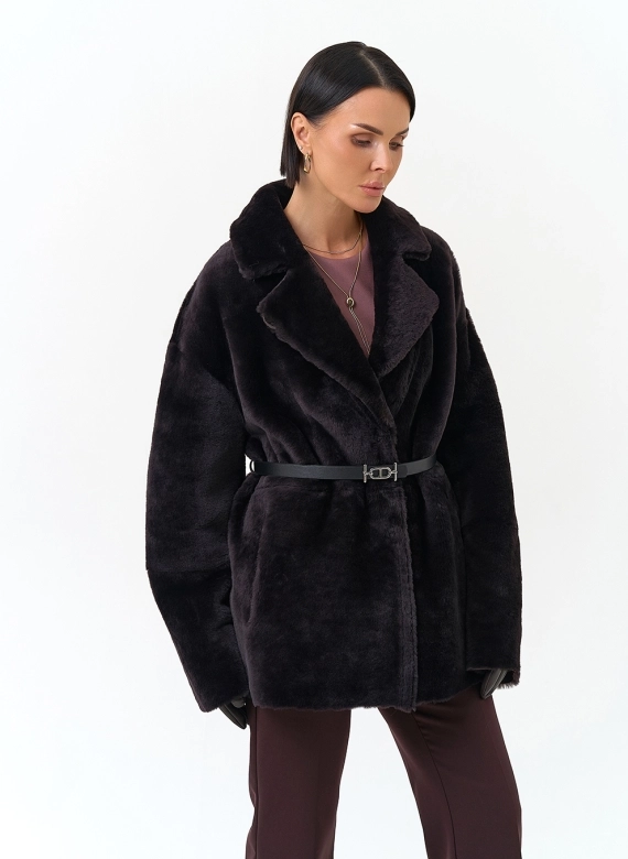 Женская дубленка с английским воротником фото