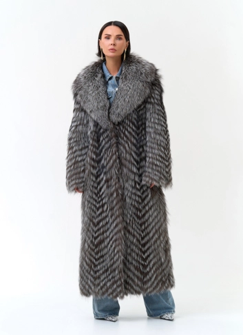 Длинная шуба из чернобурой лисы фото