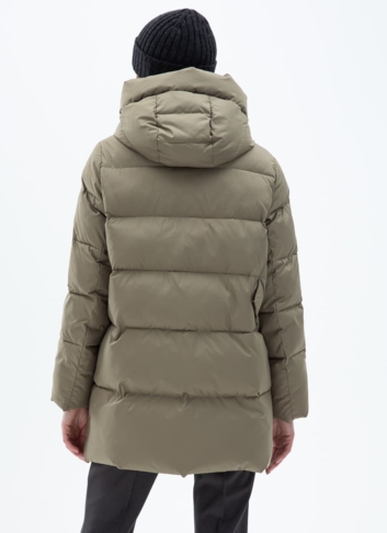 Женский пуховик с капюшоном