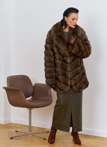 Женская шуба из соболя с английским воротником