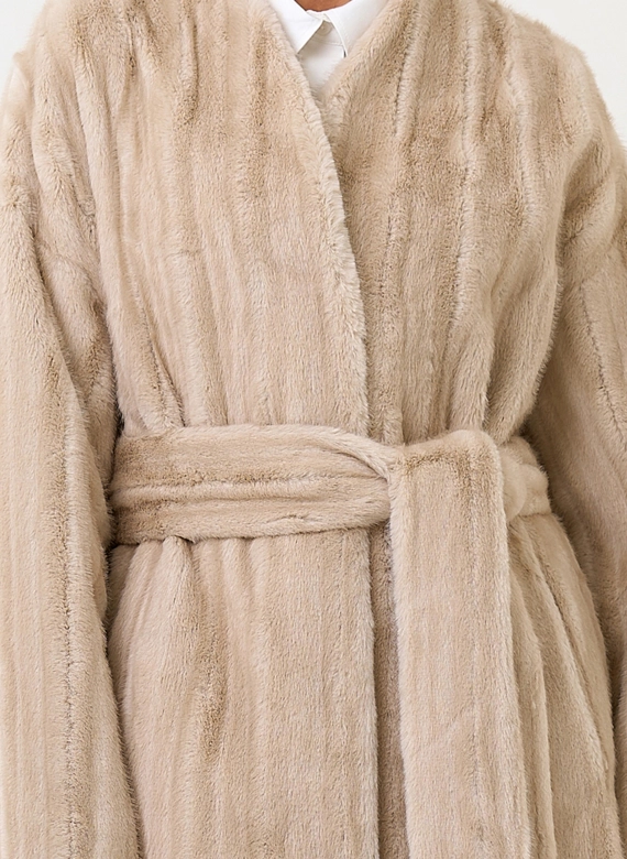 Женская шуба из эко меха фото