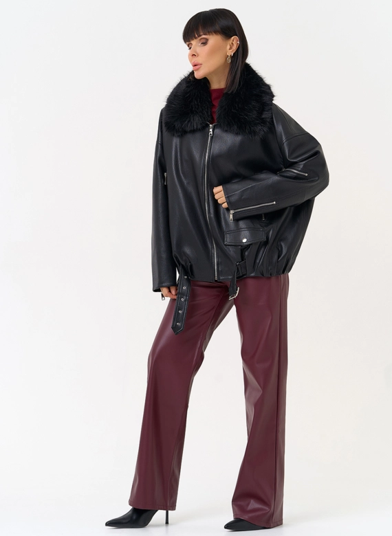 Женская утепленная куртка из эко кожи черного цвета фото