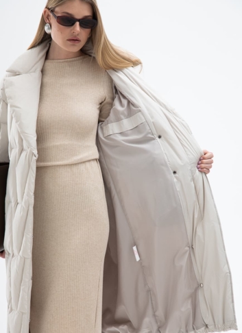 Женский пуховик с английским воротником