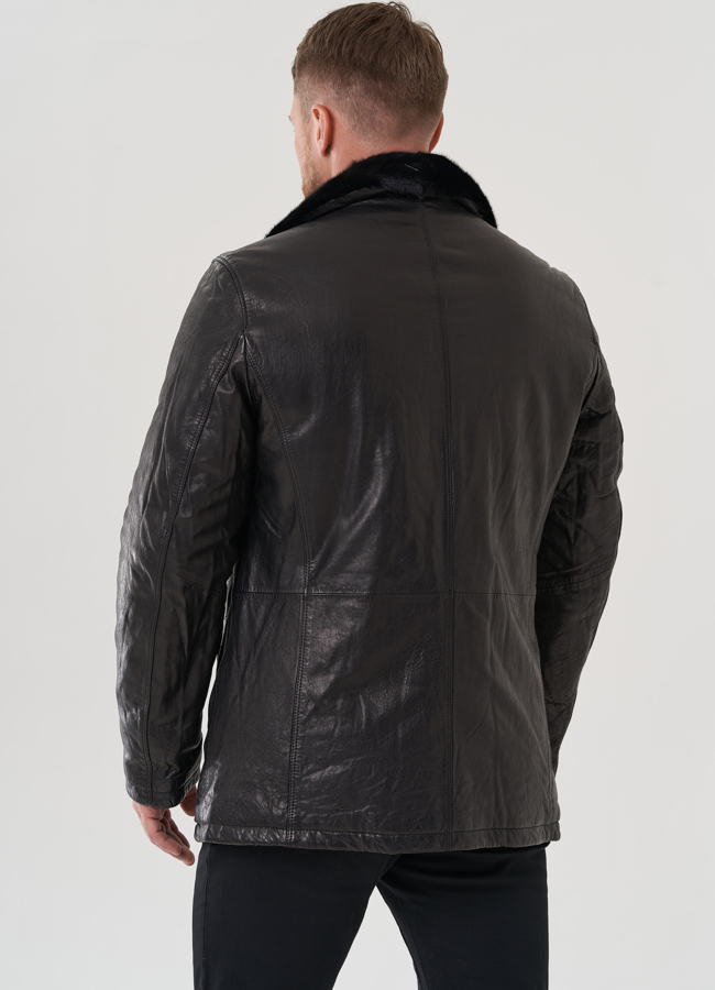 Мужская куртка из натуральной кожи черного цвета  модель № 82304 в кредит