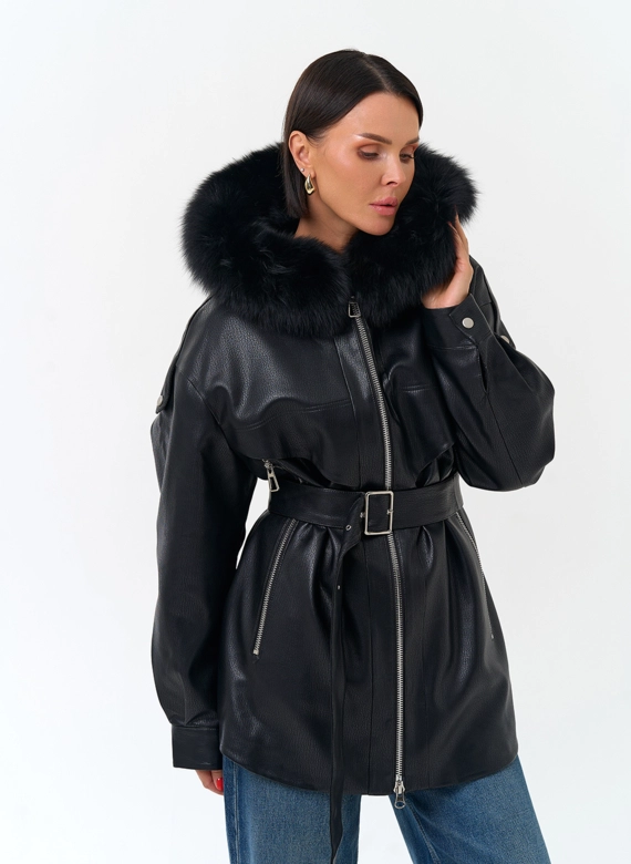 Женская утепленная куртка из эко кожи с поясом фото