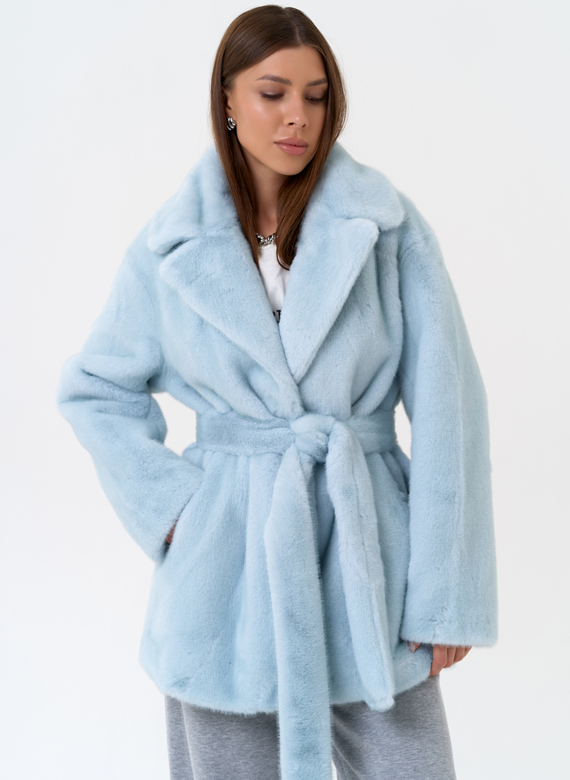 Женская шуба из эко меха в голубом цвете