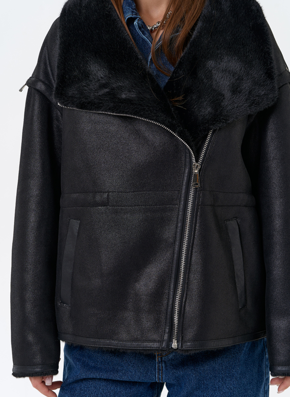 Женская дубленка из эко замши в черном цвете