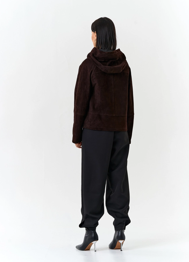 Женская куртка из натуральной замши с капюшоном модель № 32674 в кредит