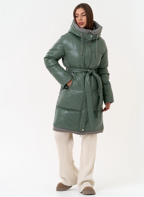 Женский пуховик из эко кожи с капюшоном