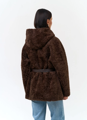 Женская дубленка из экомеха с карманами из экокожи фото